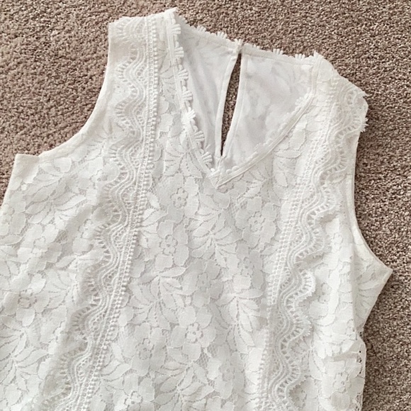 WHITE LACE TANK SIZE SMALL - Picture 2 of 4